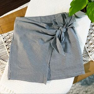LF | Mini Houndstooth Wrap Skirt | S 🏁